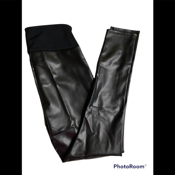 Assets by Spanx Faux leather leggings size 1x - Picture 4 of 8
